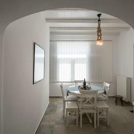 別荘 Patriko Family House
